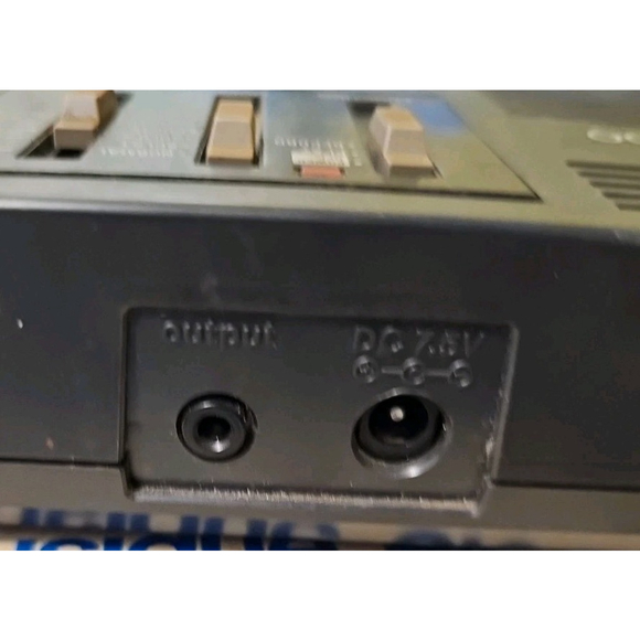 Realistic Concertmate 500 Sampling Keyboard With Original Box & AC Adapter Works - Picture 9 of 16